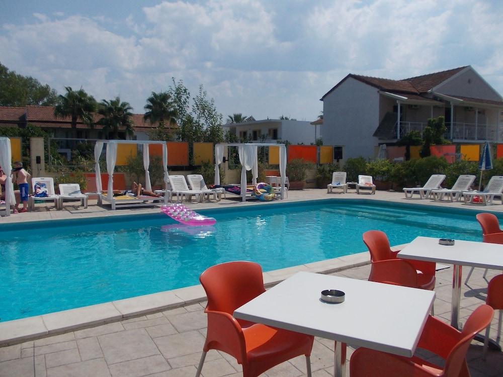 Kavos Central Gardens Exterior foto
